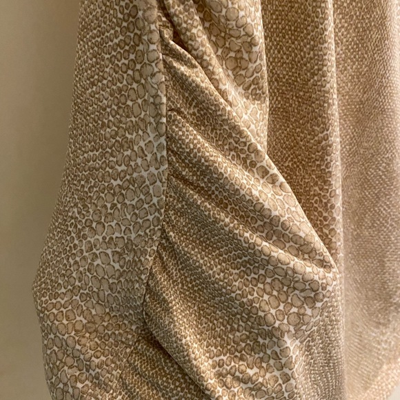 🟢 Clearance- Calvin Klein shirt - Picture 4 of 4